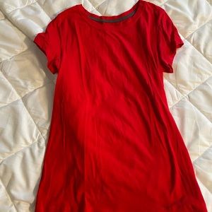 red tee
